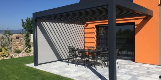 Pergola attenante maison moderne